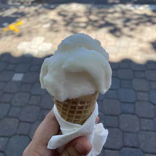 This lychee sorbetto tastes great :)