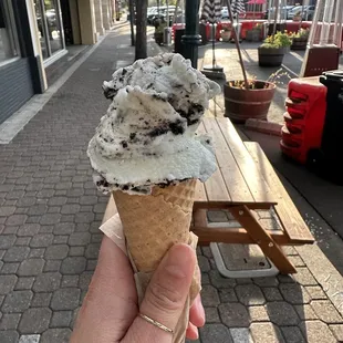 Cookie and cream, single on a cone