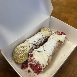 Mixed Box of Cannoli