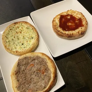 Cheese, meat and Romeo and Juliet esfiha