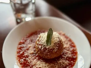 Bellanico Restaurant & Wine Bar