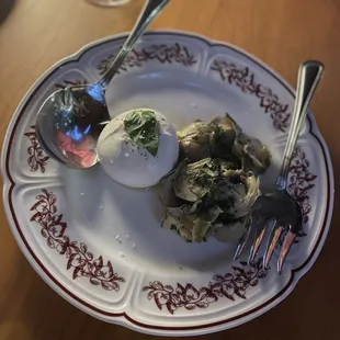 Mozzarella Bar - Burrata with artichoke hearts