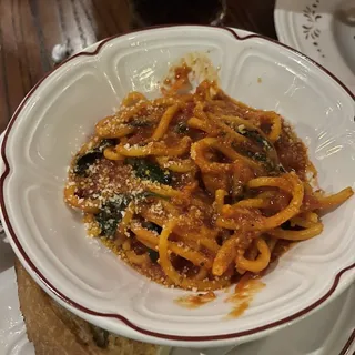 Spaghetti with Tomato Sauce and Basil