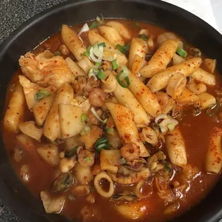 Spicy Rice Cake with Seafood