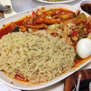 Spicy Rice Cake with Squid