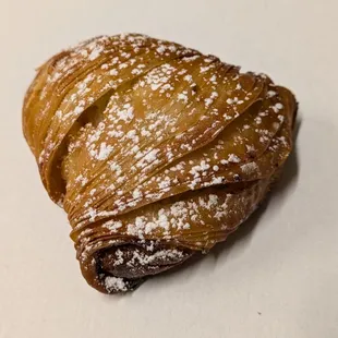@endoedibles on Instagram 08/29/24
 
 Sfogliatelle