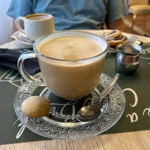 This is my caffe latte, I love hazelnut flavor so she made me that. Very good.
