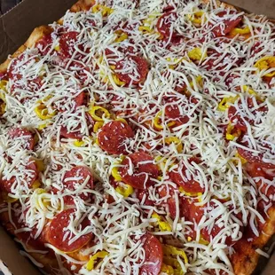 Tray with pepperoni and mild peppers