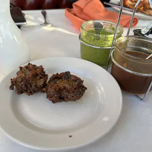 Pakoras with chutney