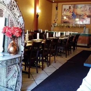 The ambiance of the place. A cross between casual and elegant