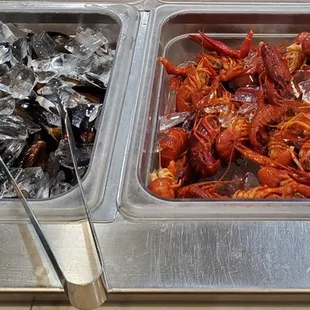 Black mussel and crayfish offered at dinner