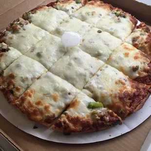 Famous deluxe pizza
