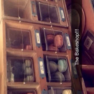 Love love their Macarons!!!