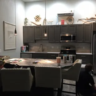 Full kitchen