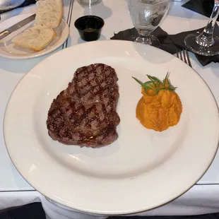 Ribeye, maple mash, fresh made bread roll
