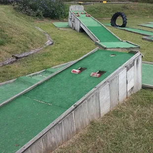 "Rustic" mini golf