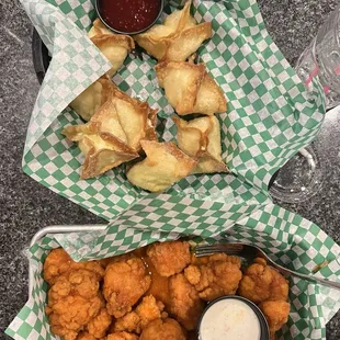 food, bbq chicken, fried chicken, poultry, chicken, chicken wings, chicken wings and fried chicken, fried chicken wings, bbq wings