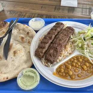 Beef kabobs with chickpeas