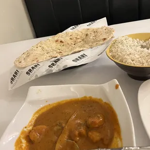 Shrimp Karhi Masal, garlic naan, rice