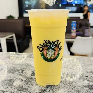 Pineapple mango smoothie