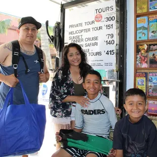 First time snorkelers renting snorkel gear at Shaka Tours and heading to Hanauma Bay!