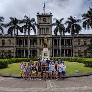 Our ukulele playing friends from Nebraska in front of our Supreme Court building - nowadays known as the new Hawaii 5-0 police HQ!