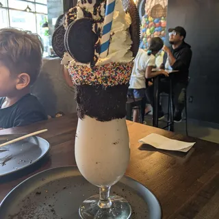 Oreo Supreme Cookies and Cream Dairy-Free Shake