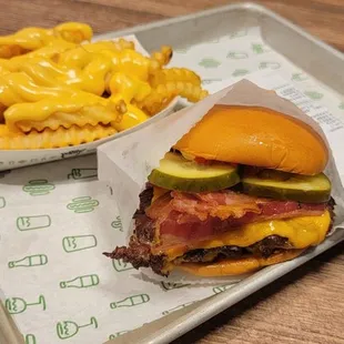 a cheeseburger and macaroni and cheese fries
