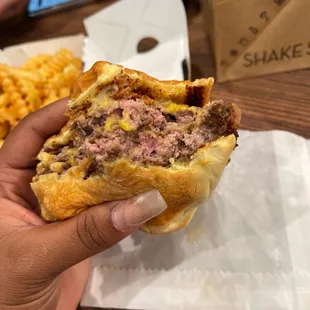 I like my burgers well done on top of that the burger was not seasoned