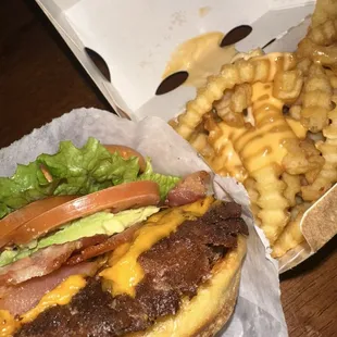 Avocado bacon and cheese fries