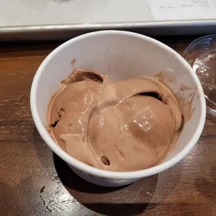 Chocolate frozen custard cup (one scoop)