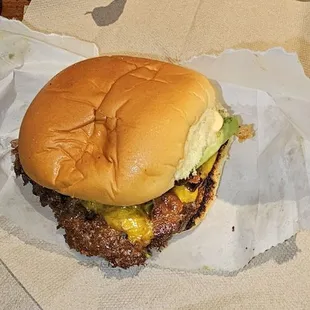 Avocado bacon cheeseburger - Avocado Bacon Burger