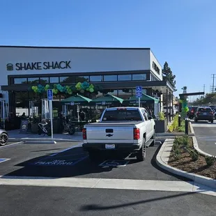 Entrance. 2 drive thru lanes!