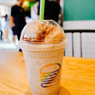 Cookies &amp; Cream Shake - Cloyingly sweet!