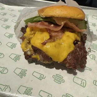 Avocado Bacon Hamburger