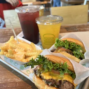 Cheeseburger, Cheese Fries, Mango Passionade, hibiscus