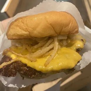 Best burger ever. Great team with excellent customer service. They go above and beyond!