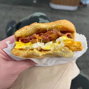 Bacon, egg, cheese sammie (w/ one egg)