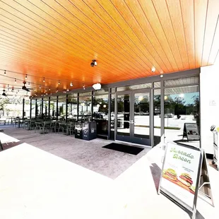 the outside of shake shack