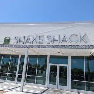 shake shack san tan village