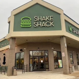 the exterior of a shake shack