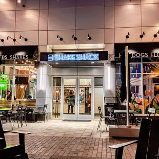 the outside of shake shack