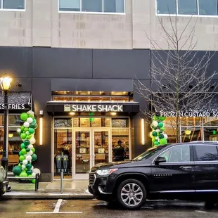 the outside of shake shack