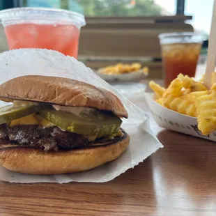 Modified Smashburger + cheese fries + strawberry lemonade + tea