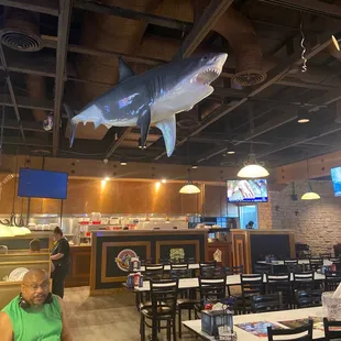 Mild Friday night crowd.