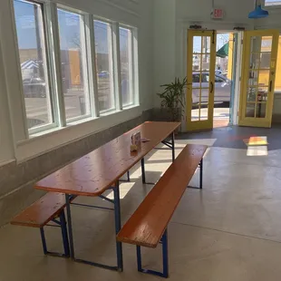 Lobby/ waiting/ smoothie area