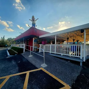 Jan 2023: Exterior Pic 2