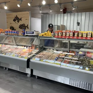 Fresh seafood, live clams