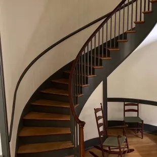 Shaker stairway