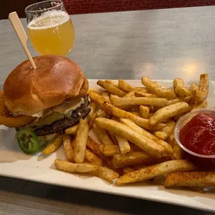 Jalapeño popper burger